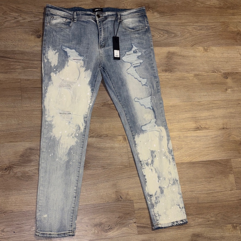 Fashion Nova Men’s Skinny Jeans - Light Blue with White Paint Detail